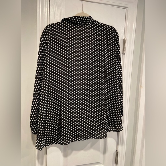 NWOT NorthStyle Size 2X Black Cream Polka Dot 3/4 Sleeve Flowy Wrap Front Blouse - Picture 9 of 10